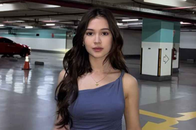 Umur Berapa, Ya? Profil dan Biodata Sandrinna Michelle, Aktris yang Baru Saja Umumkan Putus dari Junior Roberts