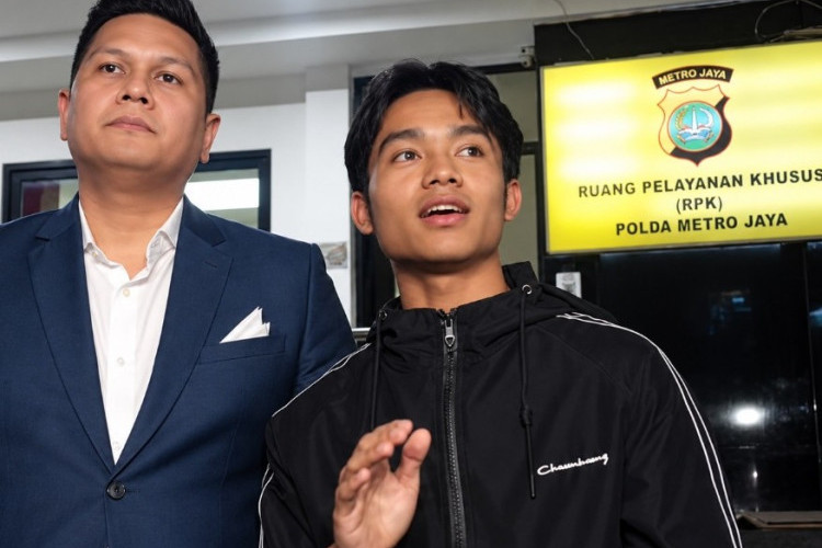 VIRAL! Video Pesta Miras Betrand Peto, Nyatakan Hoax dan Ngaku Email Pribadinya Diretas