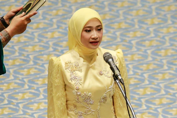 Profil Lengkap Adela Kanasya Adies Viral Dilantik Jadi Anggota DPR Gantikan Ayahnya, Ternyata Lulusan S1 Kedokteran UNAIR