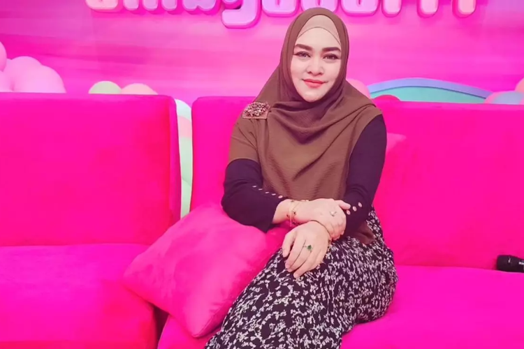 Heboh! Profil Zeda Salim yang Lepas Hijab Setelah Sholat Iskharah, Ternyata Mantan HTS Ammar Zoni