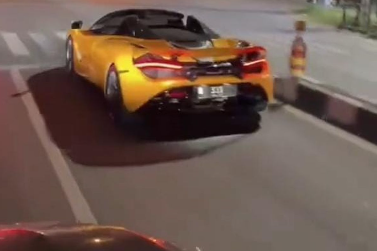 Detik-Detik Video CCTV Andra ST Ramai Dicari Netizen, Alami Kecelakaan Dahsyat Sampai Mobil Terbelah Jadi Dua