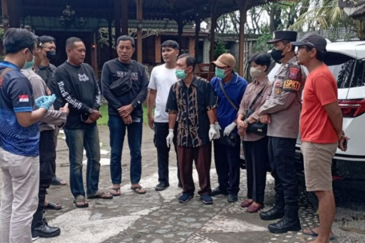 Karyawan JNT Express Ditemukan Meninggal di Toilet Kantor Pare Kediri: Kronologi dan Dugaan Penyebab