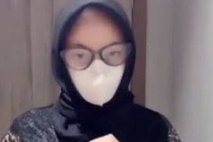 Video Kebaya Hitam Viral TikTok No Sensor Dicari, Akun Medsos Pemeran Wanita Terungkap!