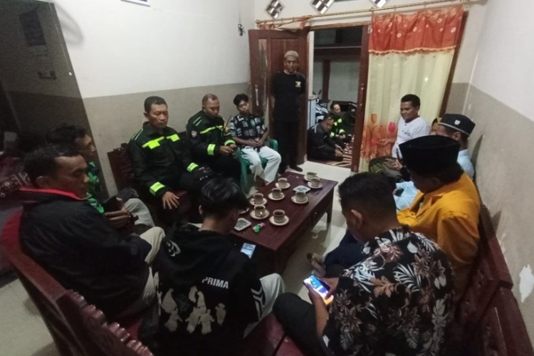Heboh! Teror Pocong di Jember Resahkan Warga, Polisi Berhasil Tangkap 3 Remaja di Baliknya