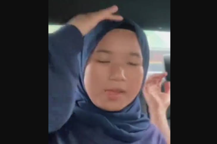 VIRAL! Video Kerudung Biru TikTok Full Durasi HD Isinya Apa Aja? Buruan Download Sebelum Dihapus Admin!