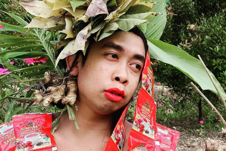 Profil dan Biodata Mimi Peri, Selebgram Nyentrik Asal Kendari yang Baru Pamer Pacar Bule