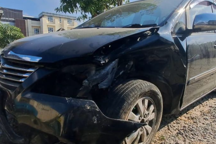 Kronologi Kecelakaan Pajero VS Innova di Solo, Dua Mobil Ringsek Usai Terobos Lampu Lalu Lintas di Dini Hari