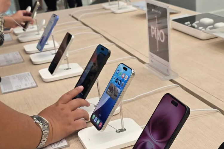 Daftar Harga HP iPhone Terbaru April 2026, Diskon Besar-Besaran! Check Out Segera Atau Bakal Kehabisan