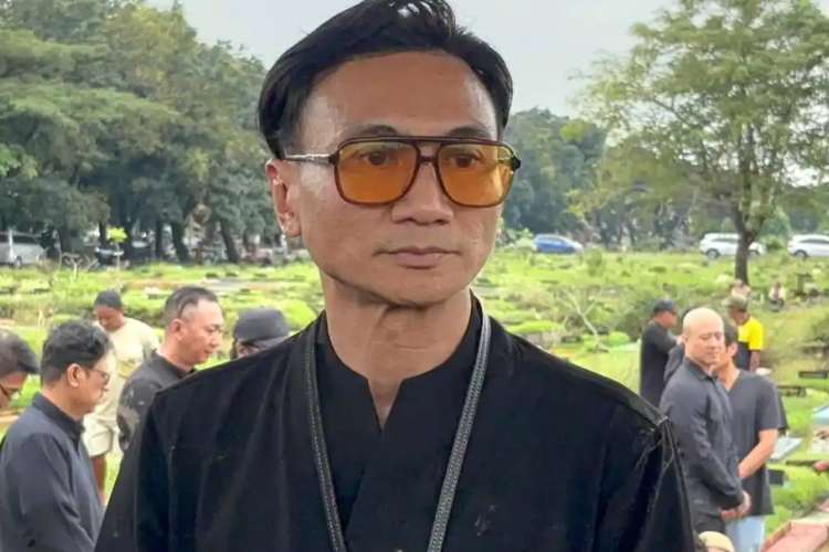 Kabar Duka! Siti Sundari Meninggal Dunia, Ibunda dari Musisi Anji Manji Hembuskan Nafas Terakhirnya dan Dimakamkan di TPU Mangun Jaya