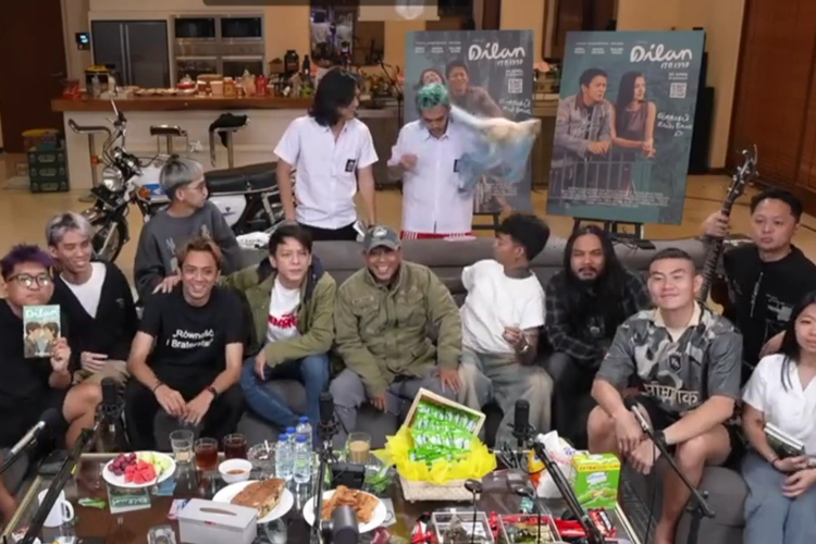 Pidi Baiq Promosikan Film Dilan: ITB 1997 di Marapthon, Gandeng Ariel NOAH sebagai Pemeran Dilan Dewasa