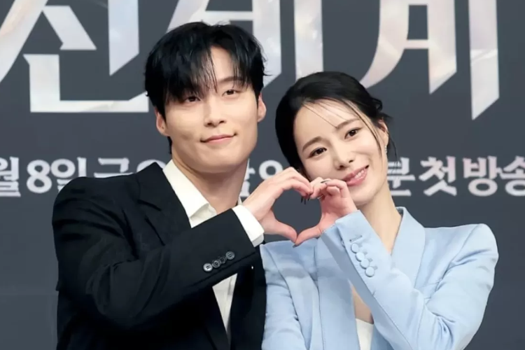 Nonton My Royal Nemesis (2026) Episode 1-2 Subtitle Indonesia HD, Im Ji Yeon Terlempar Melintasi Waktu 300 Tahun Lalu Menjadi Wanita Modern