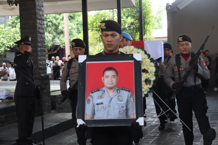 Kabar Duka! AKBP Angga Harya Kusuma Meninggal Dunia, Upacara Pemakaman Dilaksanakan Secara Dinas Kepolisian di Bantul
