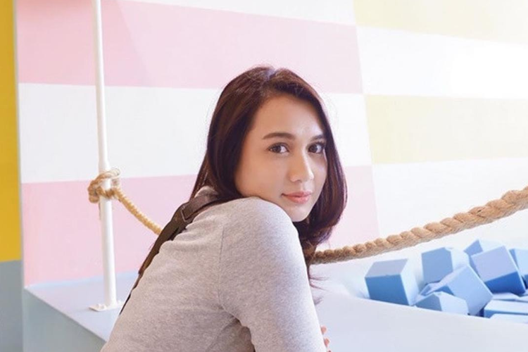 Dea Imut Apakah Sudah Menikah? Simak Fakta Terbaru Mengenai Status Sang Aktris yang Rela Menunda Menikah Demi Hal Ini