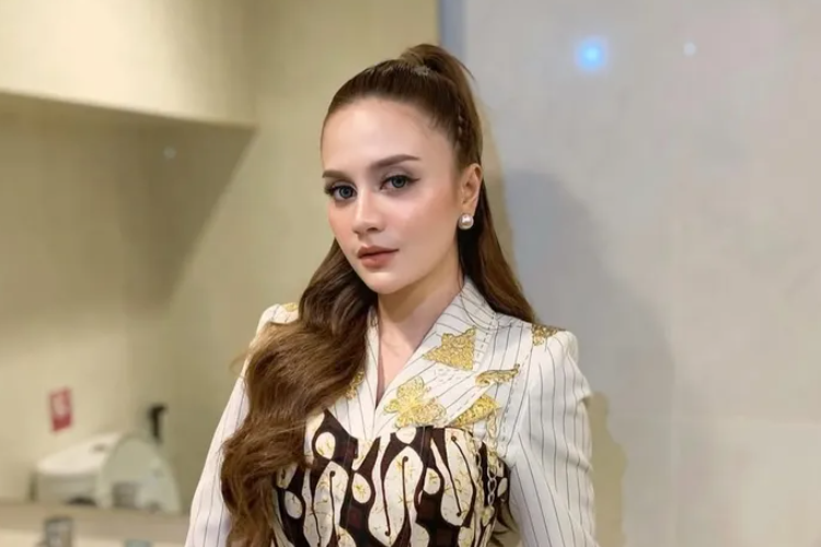 Profil dan Biodata Lengkap Irenne Ghea, Penyanyi Dangdut Asal Blitar Jawa Timur yang Miliki Darah Pakistan-Belanda