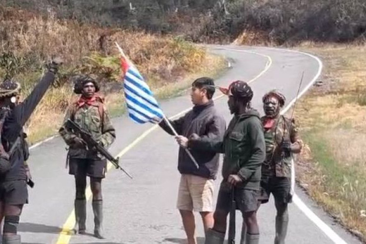 Sadis! Sopir Travel Tewas Ditembak KKB di Jalur Trans Papua Usai Dipaksa Ucap Merdeka, Jubir TPNPB-OPM Klaim Bertanggung Jawab