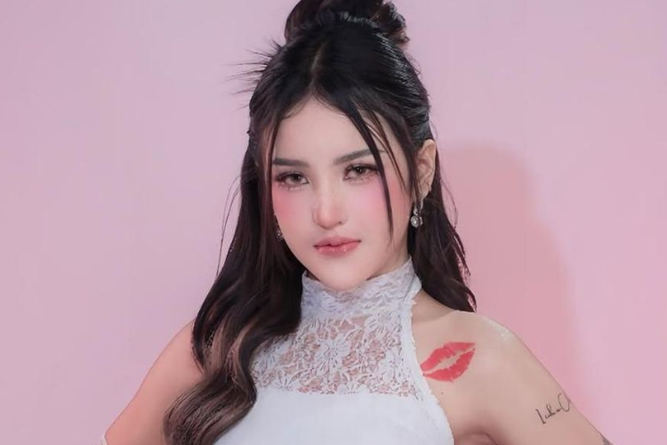 Icha Chellow Oplas Dimana? Perubahan Bentuk Wajah Jadi Sorotan Usai Dilaporkan ke Kepolisian Karena Lagu Berisi Lirik Vulgar