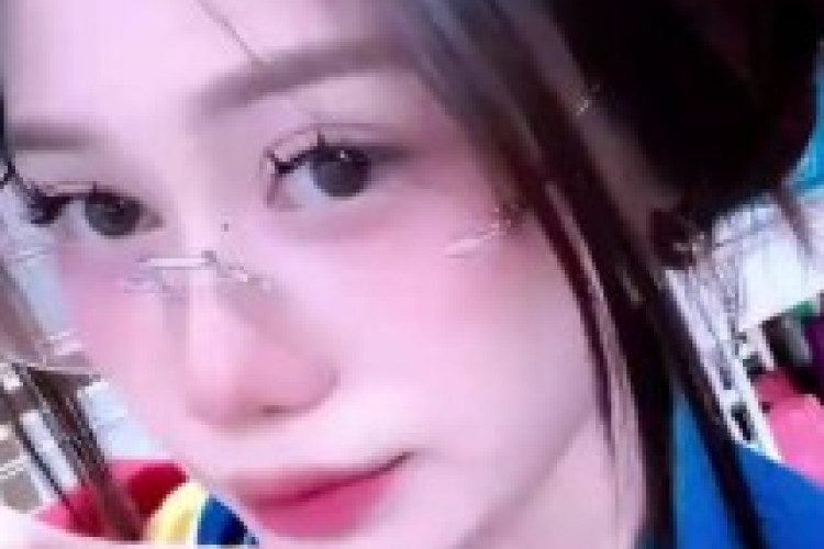 Jagat Maya Heboh! Tautan Video Indomaret Cantik Coolmax Viral di Platform Twitter dan TikTok! 