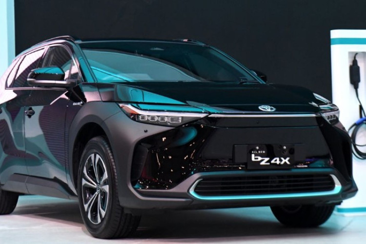 Toyota Kerjasama Dengan CATL Siap Produksi Baterai Mobil Listrik, Sebut Investasi Capai Rp13 Triliun