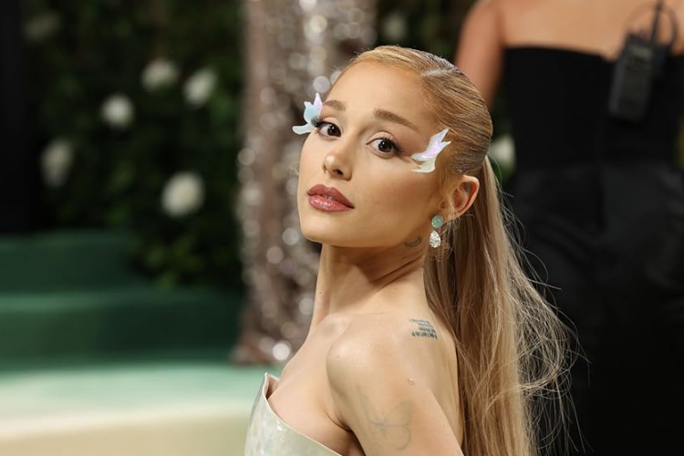 Makna Lagu Hate That I Made You Love Me, Ariana Ungkap Perasaan Bertahan di Hubungan Toxic Hingga Sulitnya Hidup Menjadi Selebriti
