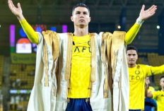 Harga Bisht Jubah Kehormatan yang Dipakai Cristiano Ronaldo di Hari Pendirian Kerajaan Arab Saudi