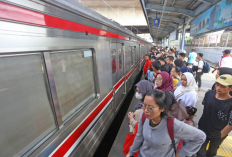 VIRAL! Kasus Pelecehan Di Kereta, Segerombolan Pria Lecehkan Wanita Secara Verbal Diturunkan Paksa di Kiaracondong oleh Petugas KAI