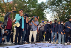Demo Reformasi Jilid 2 Tuntut Perbaikan Ekonomi Dalam 18 Hari di Bundaran HI, Kapolri Jenderal Listyo Sigit Minta Massa Tetap Tertib